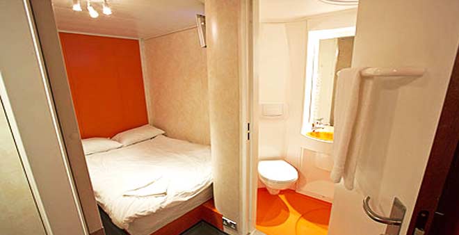 Smallest Hotel Rooms In The World #6