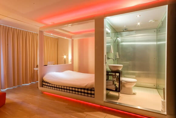 Smallest Hotel Rooms In The World #9