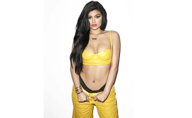 kylie-jenner-is-splitting-image-sister-kim-kardashian-652x400-9-1441791967