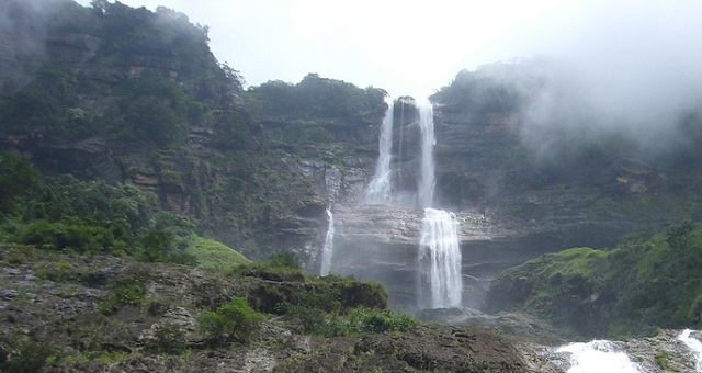 Top 5 Highest Waterfalls in India-Langshiang Falls