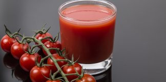 Tomato Juice for Scalp Acne