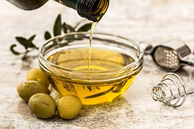 Olive oil to Get Rid of Stretch Marks