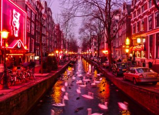 things to do in amsterdam - De wallen