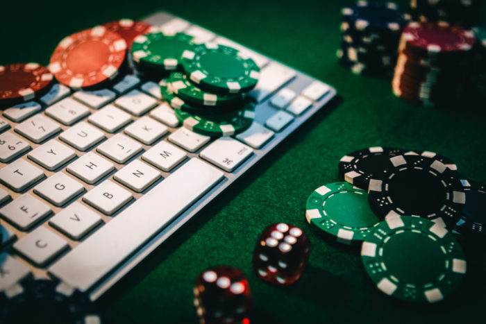 How did online gambling become popular?