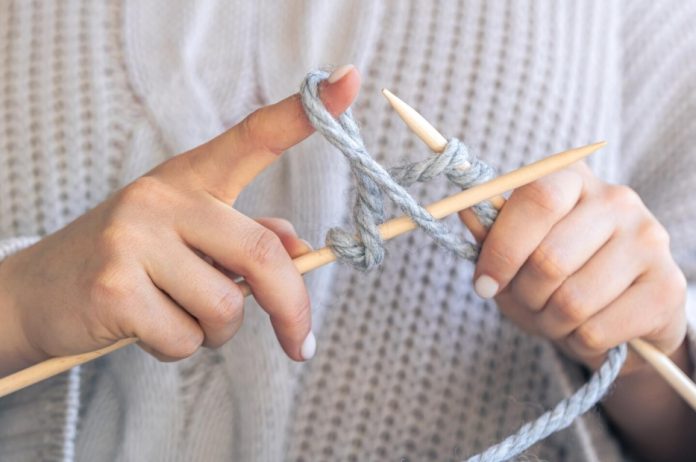 can you take crochet hooks on planes