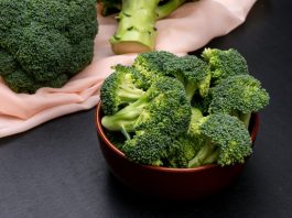 how long to steam broccoli