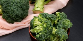 how long to steam broccoli
