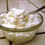 what does cottage cheese taste like
