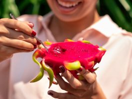 what does dragon fruit taste like