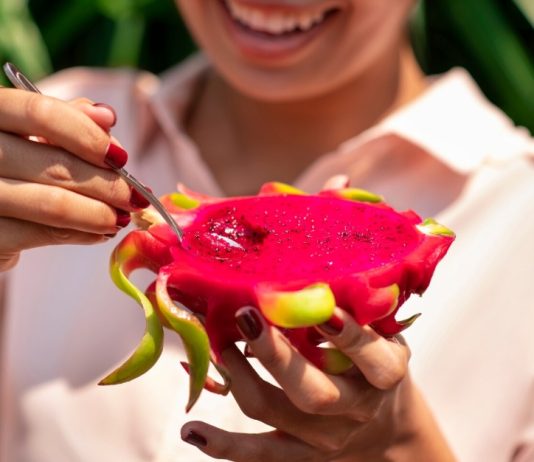 what does dragon fruit taste like