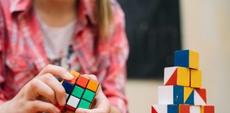 How Many People Can Solve a Rubik’s Cube? Real Stats & Facts how many people can solve a rubik's cube